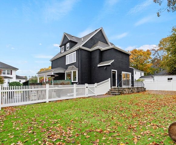 15 King Ave, Medford, MA 02155