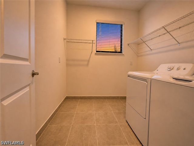 20921 Thistle Leaf LN, Estero, FL 33928