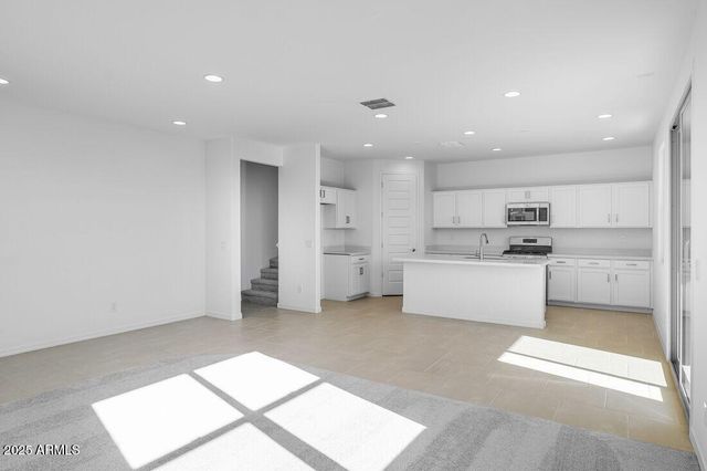 25161 N 165TH Avenue, Surprise, AZ 85387