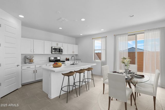 25161 N 165TH Avenue, Surprise, AZ 85387