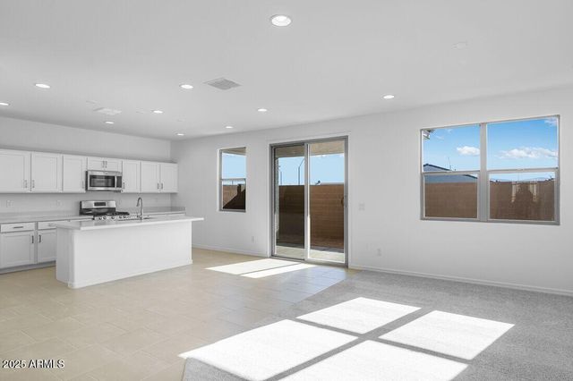 25161 N 165TH Avenue, Surprise, AZ 85387