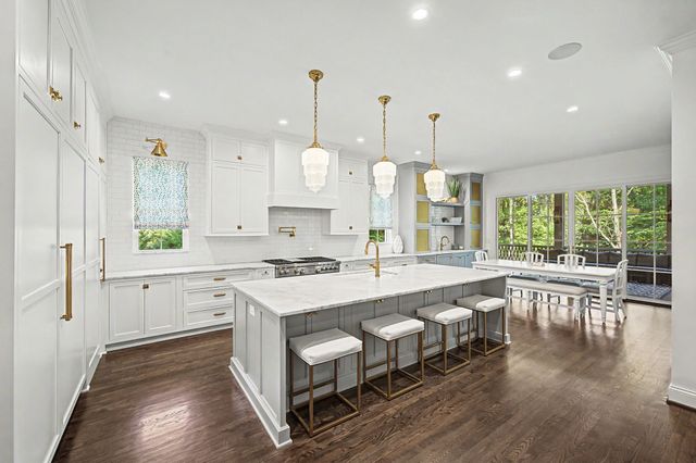 521 Grand Oaks Dr, Brentwood, TN 37027