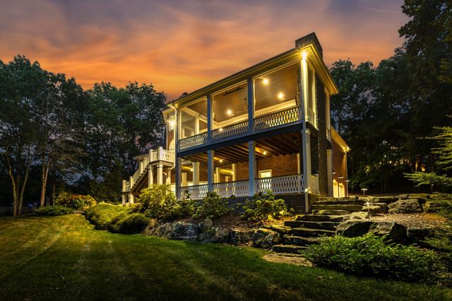 521 Grand Oaks Dr, Brentwood, TN 37027