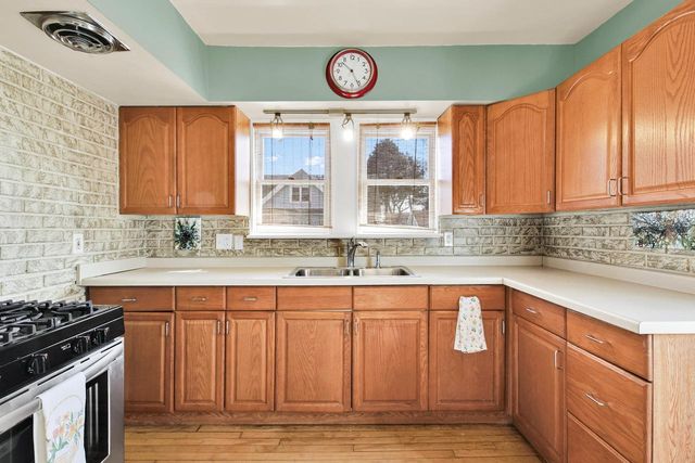 3679 E Birchwood AVENUE, Cudahy, WI 53110