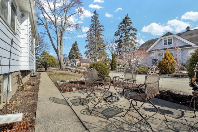 3679 E Birchwood AVENUE, Cudahy, WI 53110