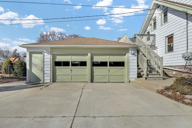 3679 E Birchwood AVENUE, Cudahy, WI 53110