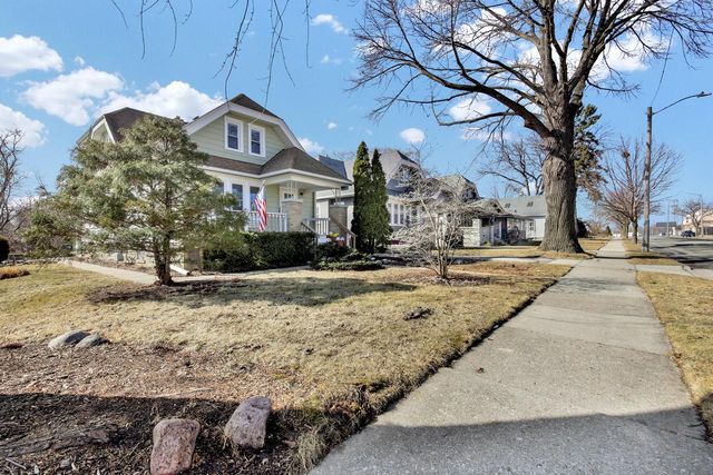 3679 E Birchwood AVENUE, Cudahy, WI 53110