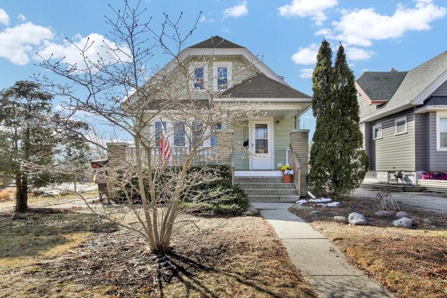 3679 E Birchwood AVENUE, Cudahy, WI 53110