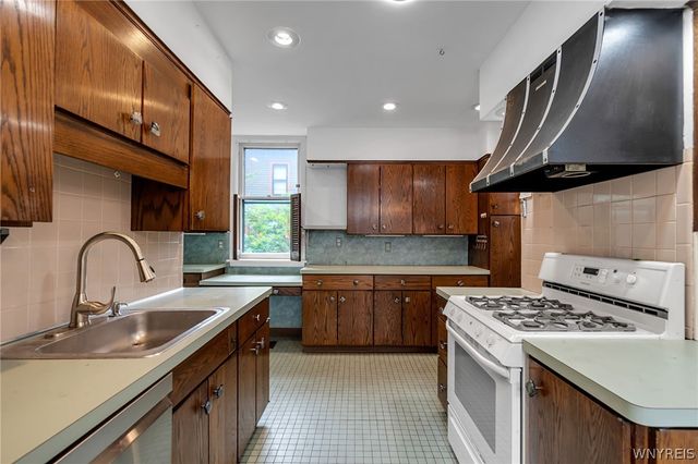 49 Park Street, Buffalo, NY 14201