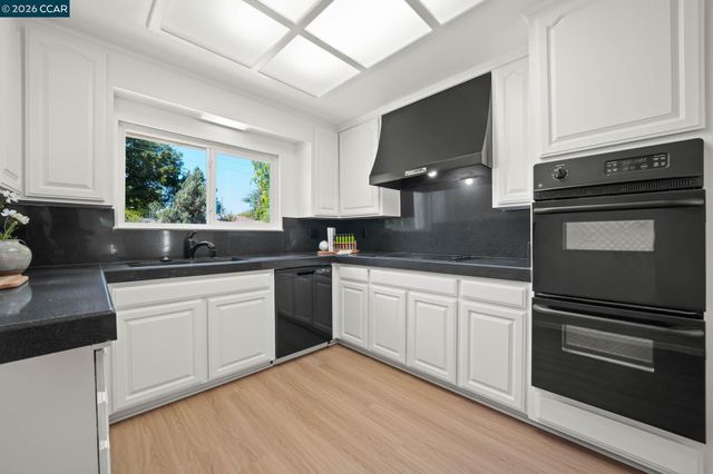 1517 Harlan Dr, Danville, CA 94526
