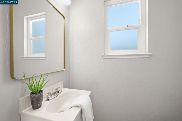 1517 Harlan Dr, Danville, CA 94526