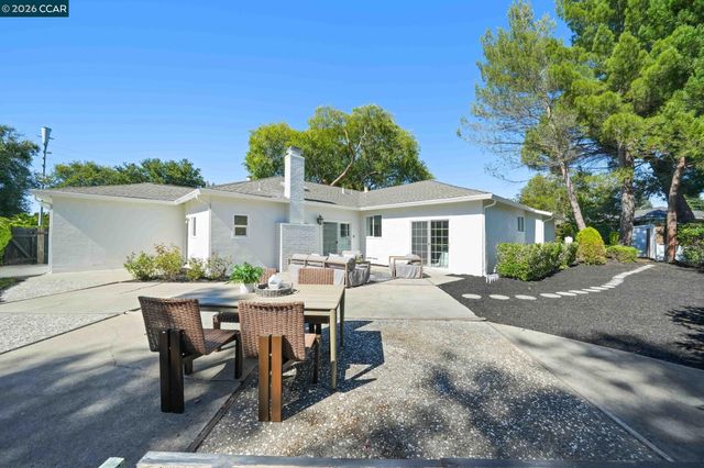 1517 Harlan Dr, Danville, CA 94526