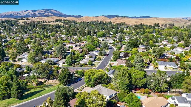 1517 Harlan Dr, Danville, CA 94526