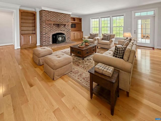 1025 E PELHAM DR, Keswick, VA 22947
