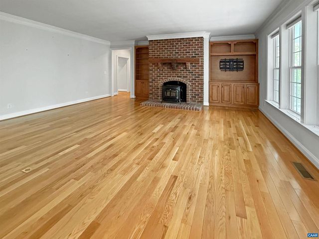 1025 E PELHAM DR, Keswick, VA 22947