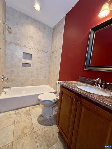 1025 E PELHAM DR, Keswick, VA 22947