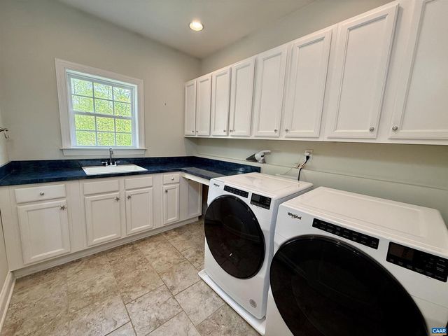 1025 E PELHAM DR, Keswick, VA 22947