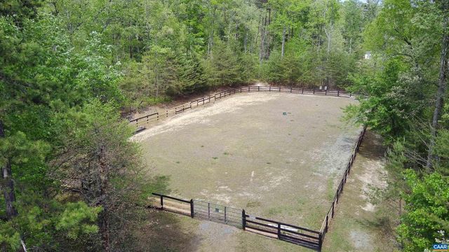 1025 E PELHAM DR, Keswick, VA 22947