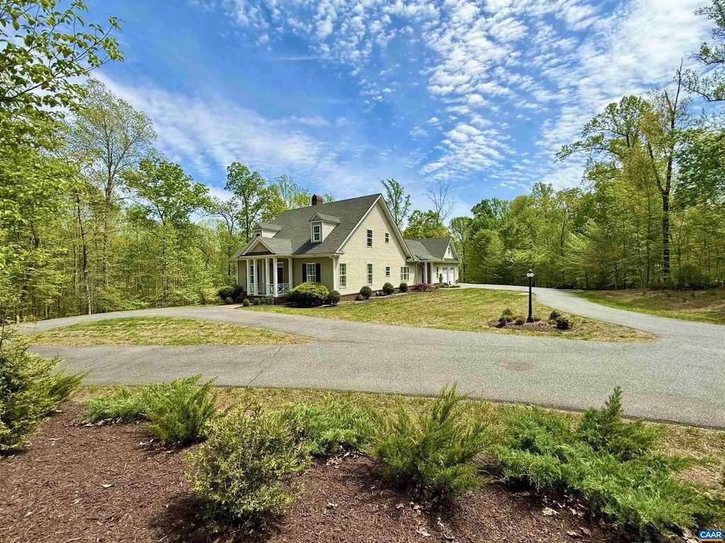 1025 E PELHAM DR, Keswick, VA 22947