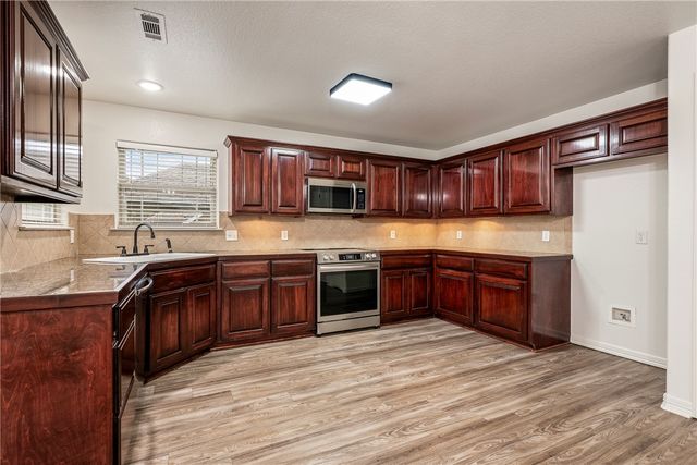 3529 Marsh Street, Fayetteville, AR 72704