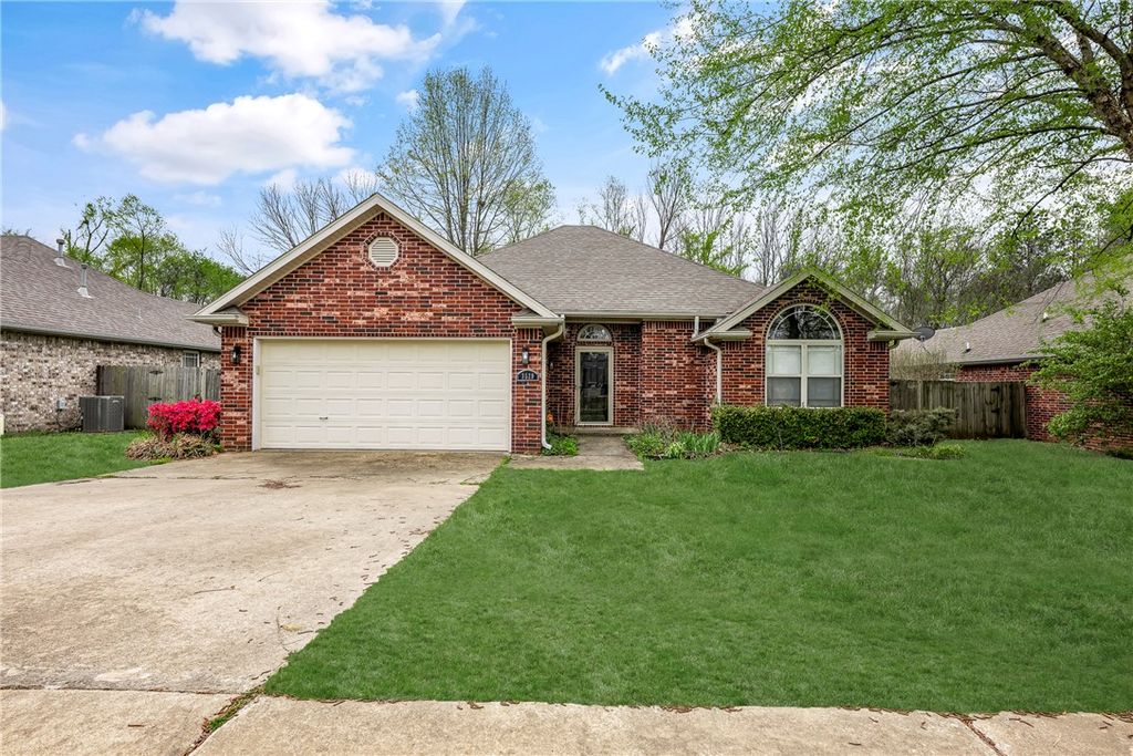 3529 Marsh Street, Fayetteville, AR 72704