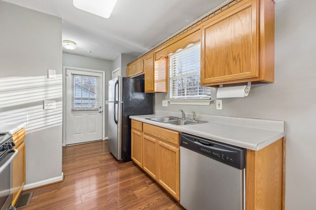 105 Tommy Dr, Columbia, TN 38401