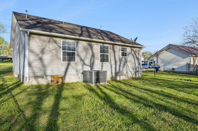 105 Tommy Dr, Columbia, TN 38401