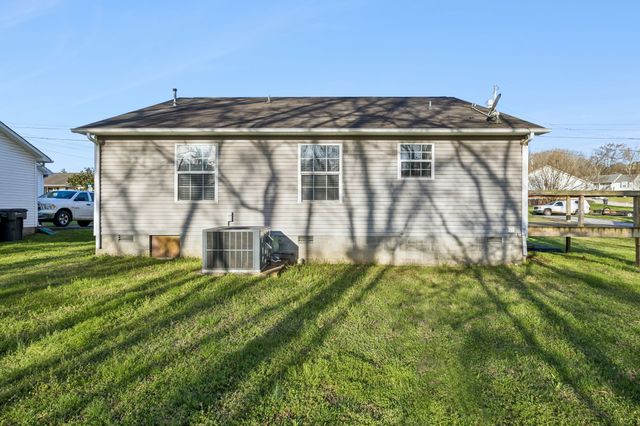 105 Tommy Dr, Columbia, TN 38401