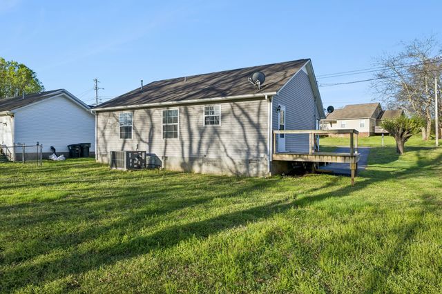 105 Tommy Dr, Columbia, TN 38401