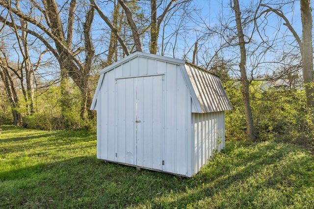 105 Tommy Dr, Columbia, TN 38401