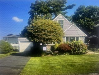 216 W Marie Street, Hicksville, NY 11801