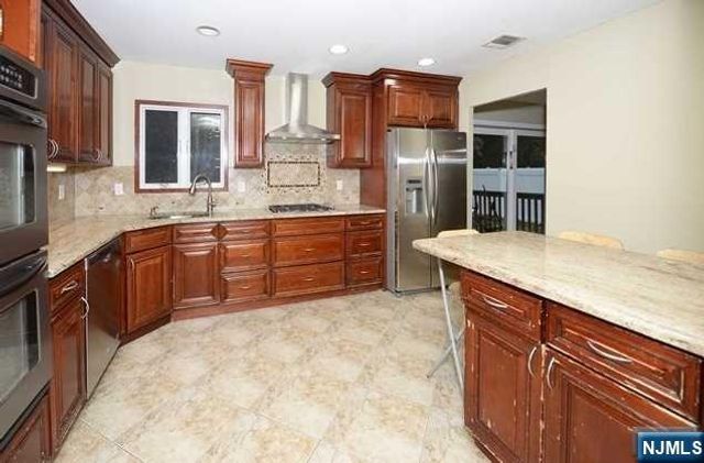 16-26 Alden Terrace, Fair Lawn, NJ 07410