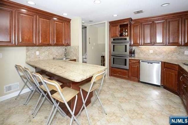 16-26 Alden Terrace, Fair Lawn, NJ 07410