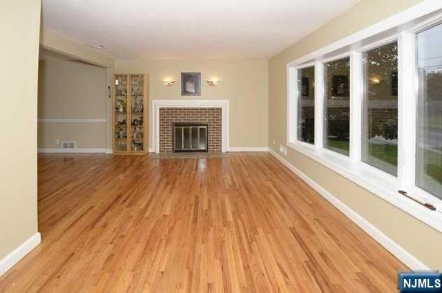 16-26 Alden Terrace, Fair Lawn, NJ 07410