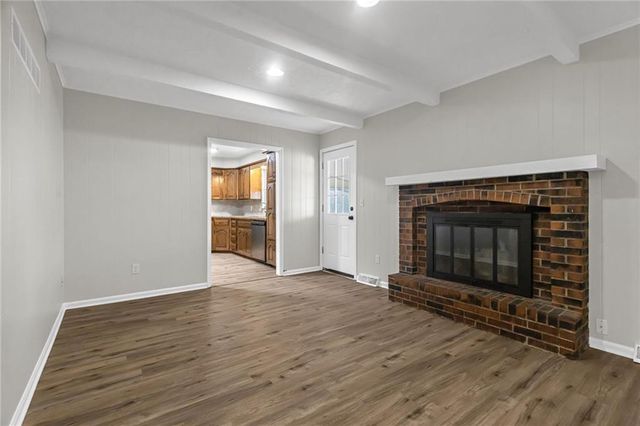 1101 S 19th Street, Blue Springs, MO 64015
