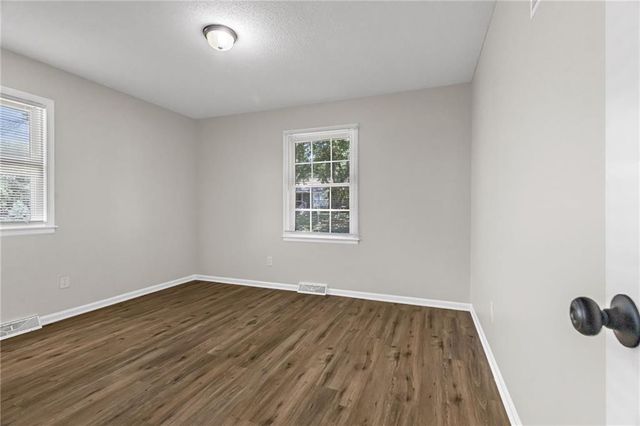1101 S 19th Street, Blue Springs, MO 64015
