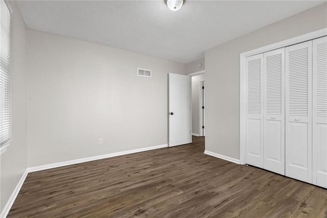 1101 S 19th Street, Blue Springs, MO 64015