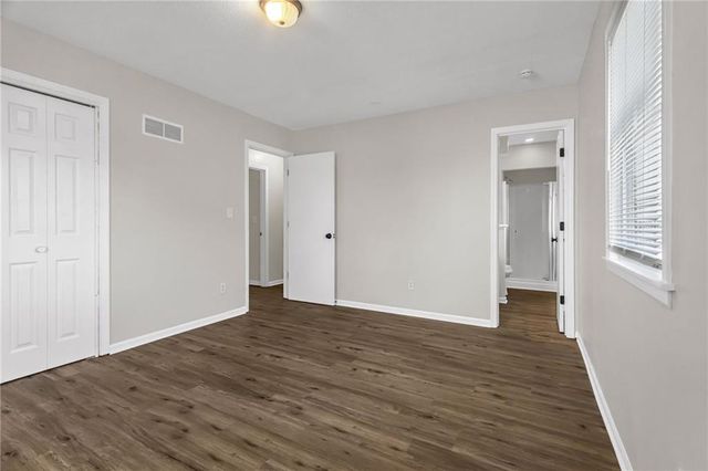 1101 S 19th Street, Blue Springs, MO 64015