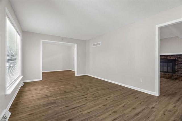1101 S 19th Street, Blue Springs, MO 64015