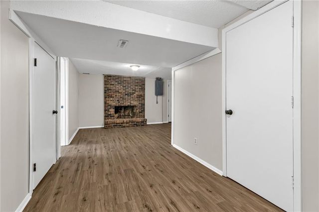 1101 S 19th Street, Blue Springs, MO 64015