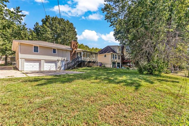 1101 S 19th Street, Blue Springs, MO 64015