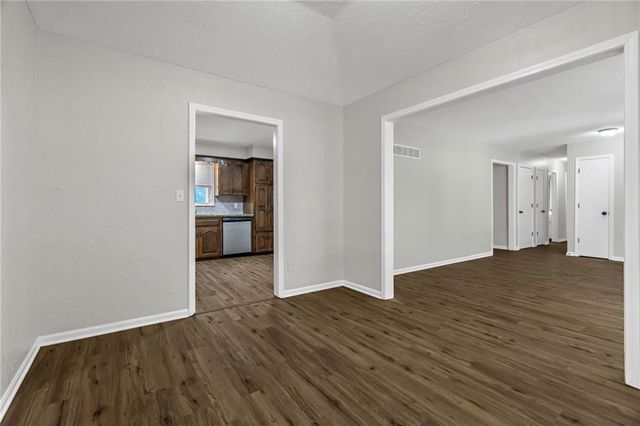 1101 S 19th Street, Blue Springs, MO 64015