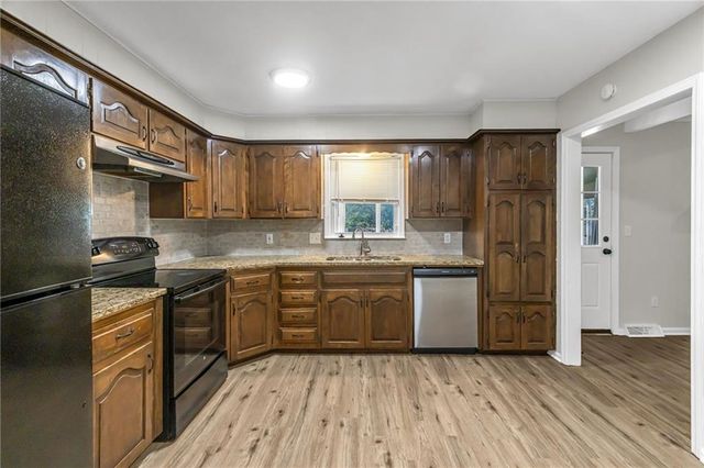 1101 S 19th Street, Blue Springs, MO 64015