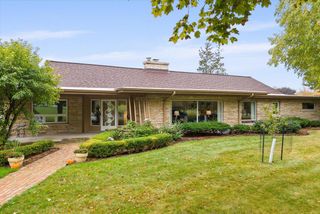 9805 W Tower View BOULEVARD, Milwaukee, WI 53222