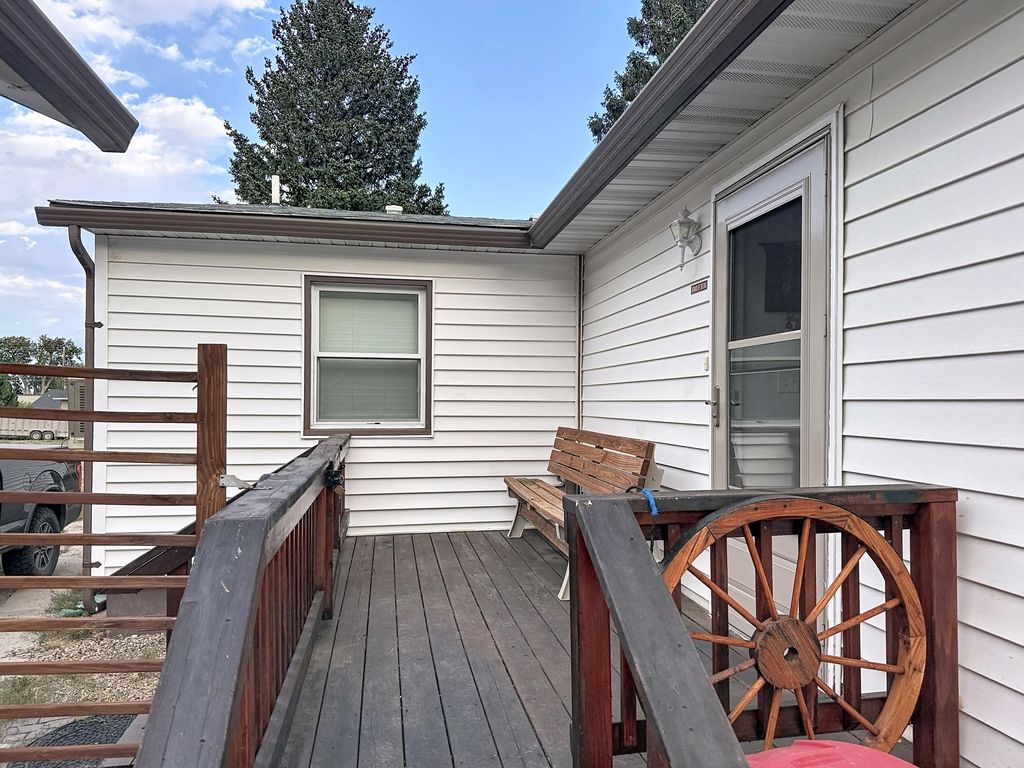 872 N Adams Avenue, Buffalo, WY 82834 photo 3