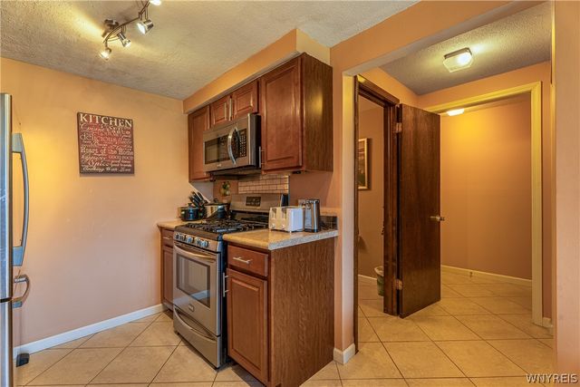 124 Harrogate, Amherst, NY 14221