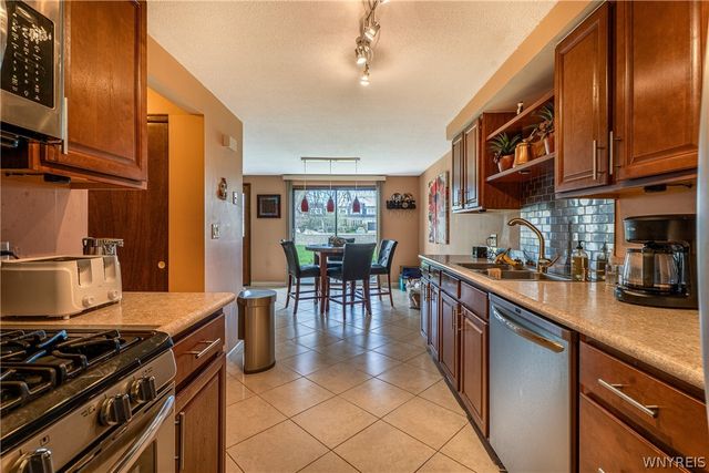 124 Harrogate, Amherst, NY 14221