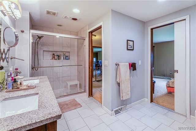 124 Harrogate, Amherst, NY 14221