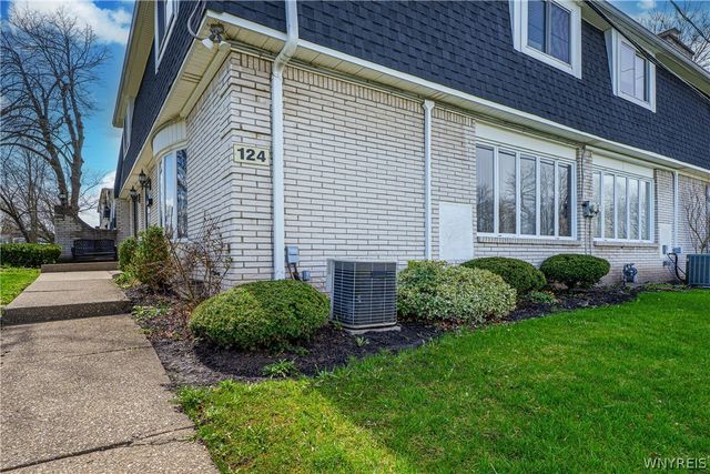 124 Harrogate, Amherst, NY 14221