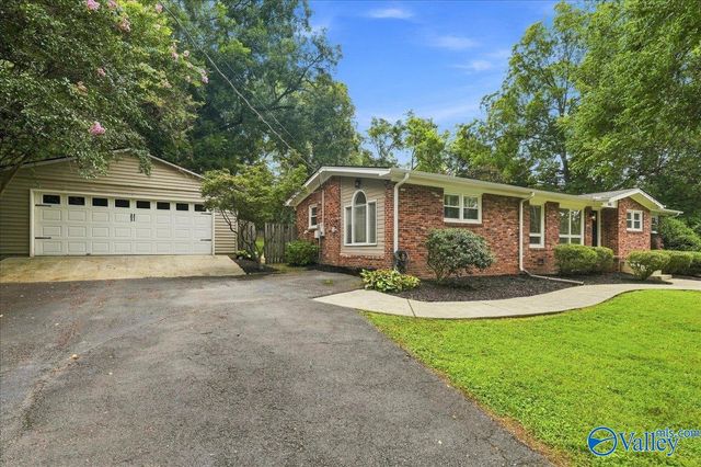 9011 Valley View Drive SE, Huntsville, AL 35802